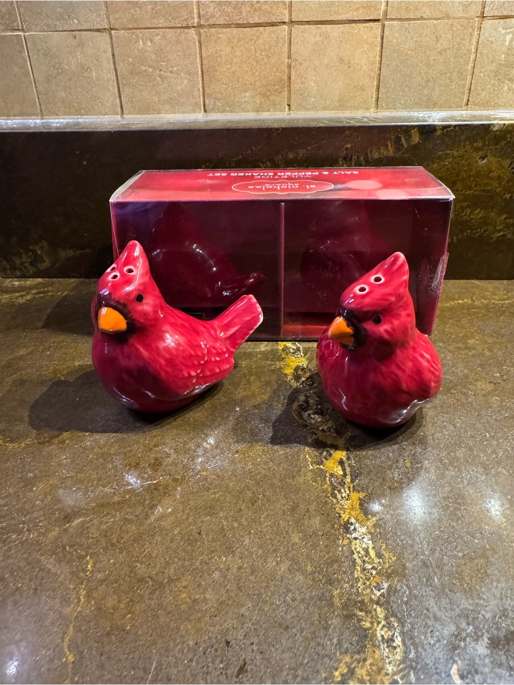 NIP St. Nicholas Square
Yuletide Red Cardinal Bird Salt & Pepper Shaker Set
